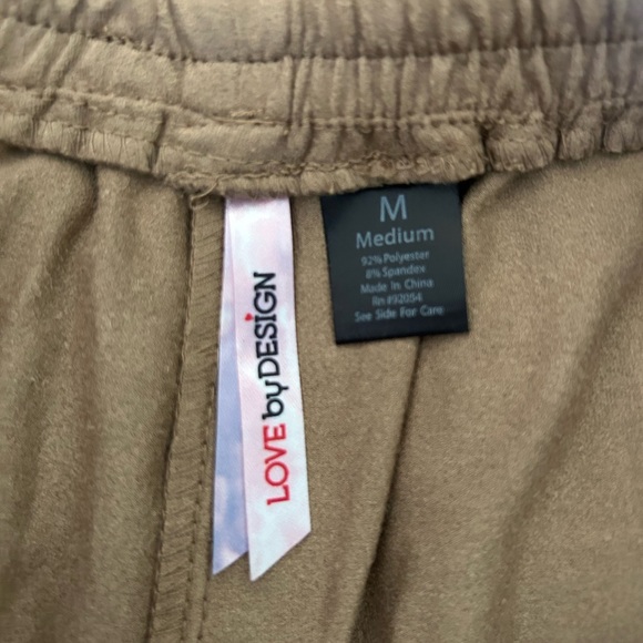 Love by Design shorts with fringes - Picture 3 of 4